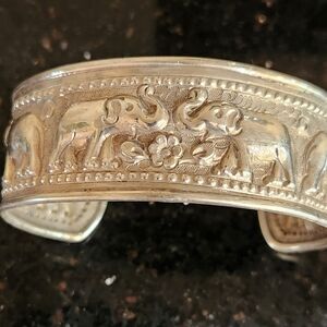 925 Sterling Silver  Vintage Shiny Raised Elephant